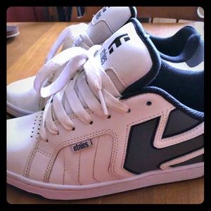 Etnies skate shoes